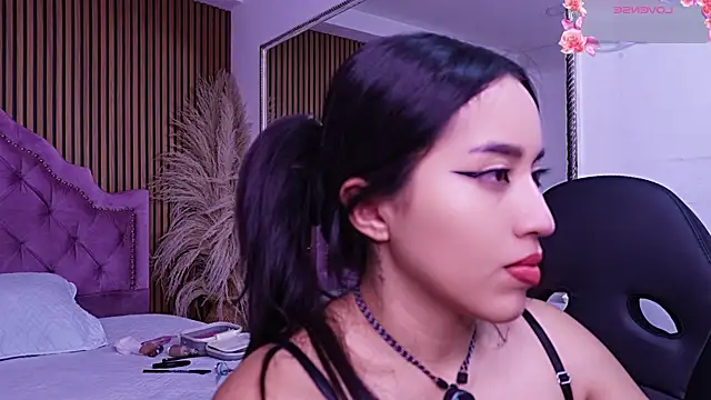 Starbutterflyy  online show from 05-15-26, 04:54