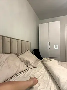 Snapshot of AmandaStoun chatting on 10-20-25, 05:35 AmandaStoun online show from 10-20-25, 05:35