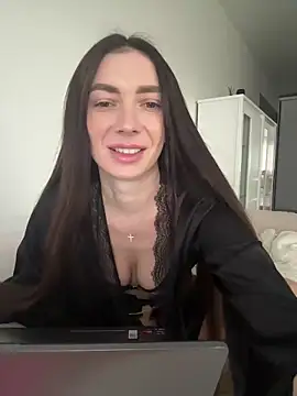 AmandaStoun online show from 12-15-25, 12:11