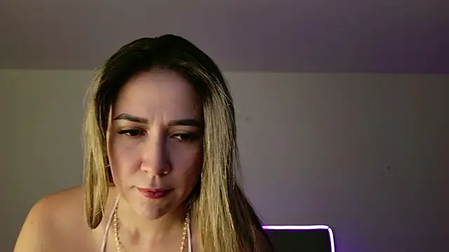 Alexandraa Gomez online show from 02-11-26, 10:09