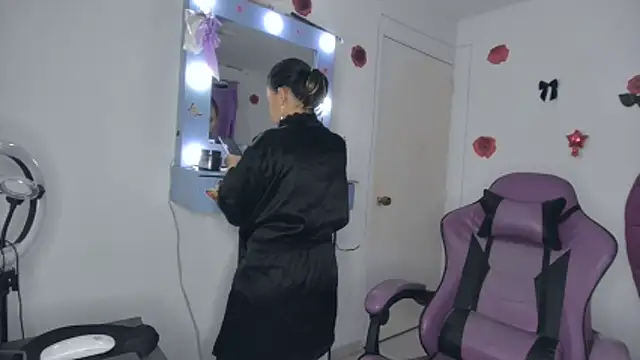 Snapshot of soffy_rosses chatting on 06-18-26, 01:59 soffy rosses online show from 06-18-26, 01:59