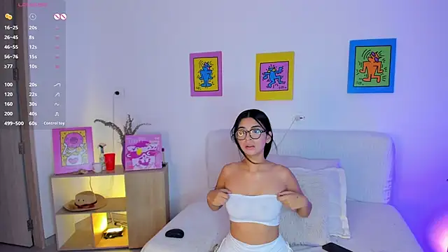 Snapshot of AprilAddams_ chatting on 09-29-25, 09:20 AprilAddams  online show from 09-29-25, 09:20