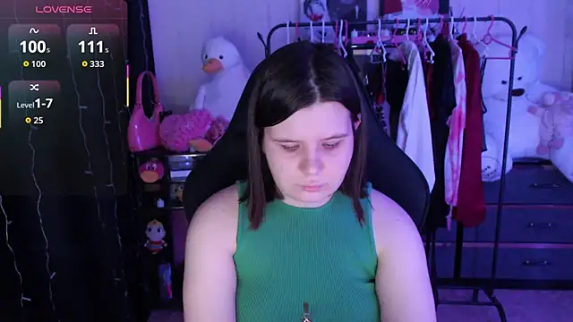 AmyVibess online show from 05-05-26, 06:11