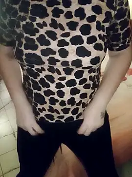 Snapshot of BlanquitaMexicana chatting on 10-10-25, 02:45 BlanquitaMexicana online show from 10-10-25, 02:45