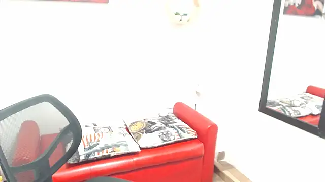 DIVAX MONSERRAT online show from 11-25-25, 06:41