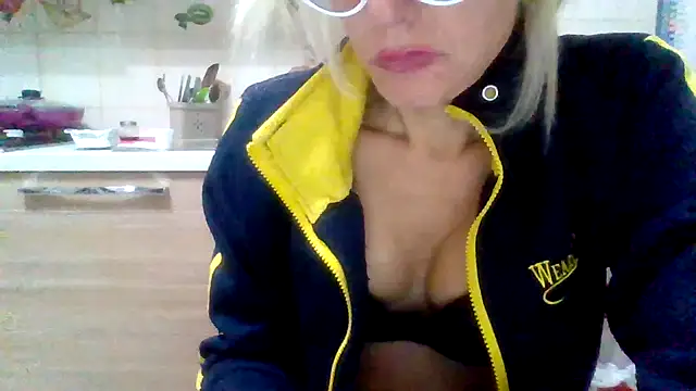 Kelly80 online show from 11-04-25, 03:21