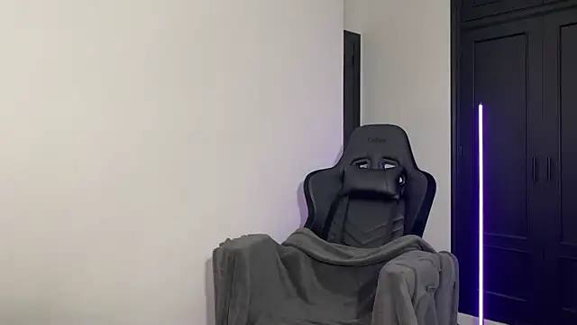 s meow online show from 12-18-25, 09:07