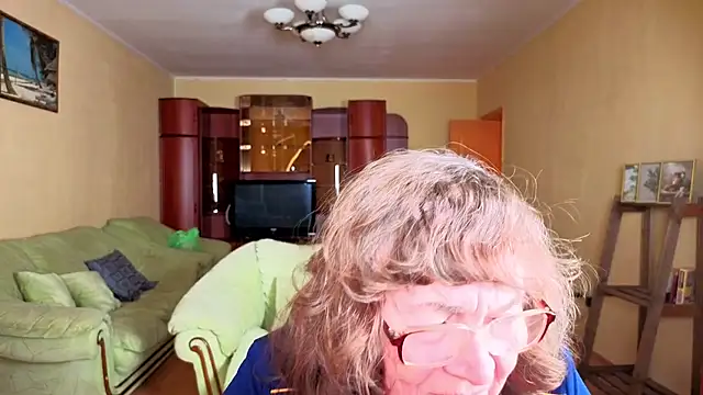 Snapshot of Betty_Brick chatting on 01-17-26, 07:28 Betty Brick online show from 01-17-26, 07:28