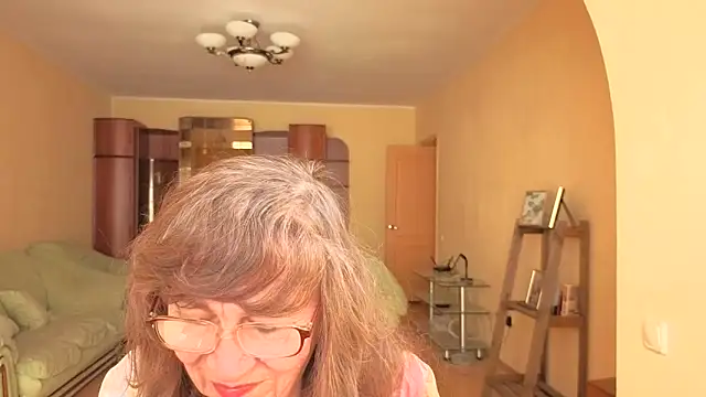 Betty Brick online show from 05-04-26, 11:02