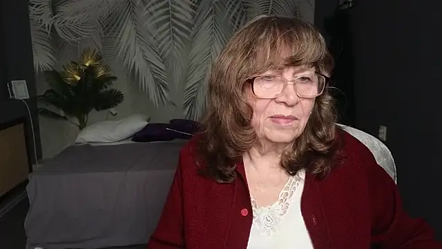 Betty Brick online show from 04-19-26, 06:10