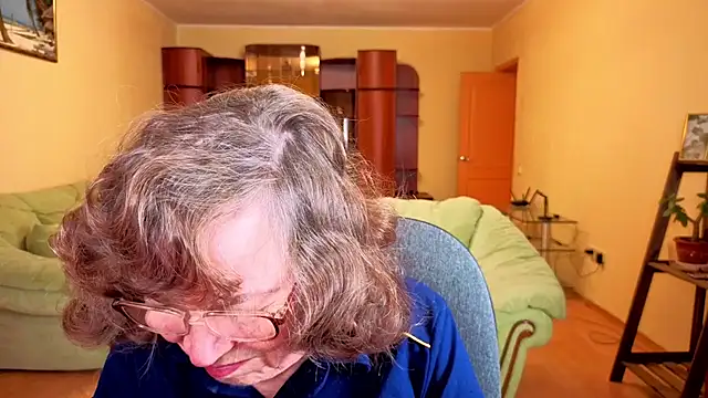 Betty Brick online show from 12-02-25, 05:03