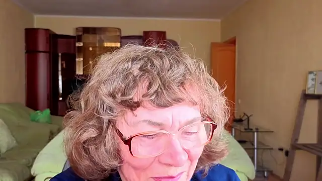 Snapshot of Betty_Brick chatting on 01-17-26, 07:23 Betty Brick online show from 01-17-26, 07:23