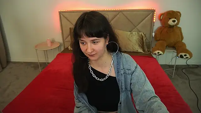 BerryDiva online show from 05-18-26, 08:13