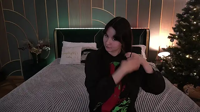 BerryDiva online show from 12-14-25, 02:00