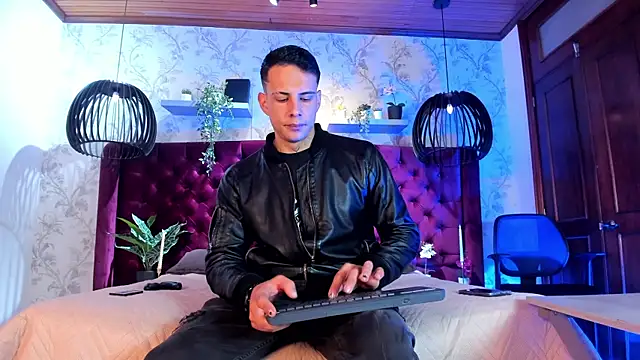 Dustin Sonne online show from 11-30-25, 03:51