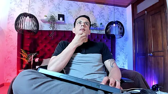 Dustin Sonne online show from 05-02-26, 03:56