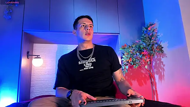 Dustin Sonne online show from 12-14-25, 03:46