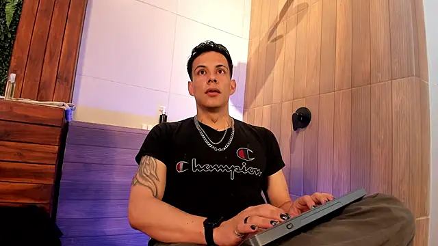 Snapshot of Dustin_Sonne chatting on 06-19-26, 03:45 Dustin Sonne online show from 06-19-26, 03:45