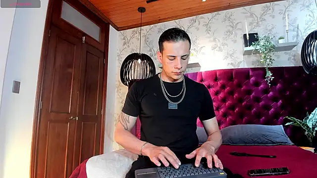 Dustin Sonne online show from 11-11-25, 03:45