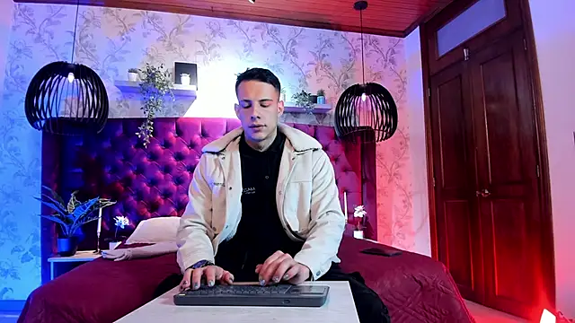 Dustin Sonne online show from 03-08-26, 03:43