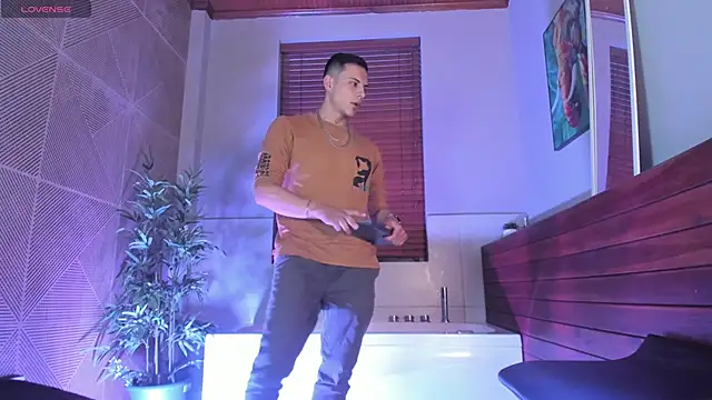 Dustin Sonne online show from 10-29-25, 03:38