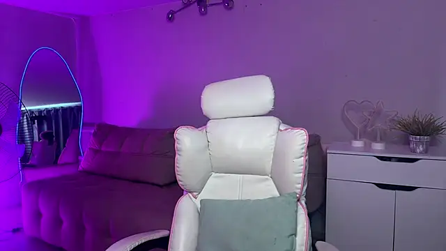 Sofia Kenwood online show from 05-23-26, 03:16