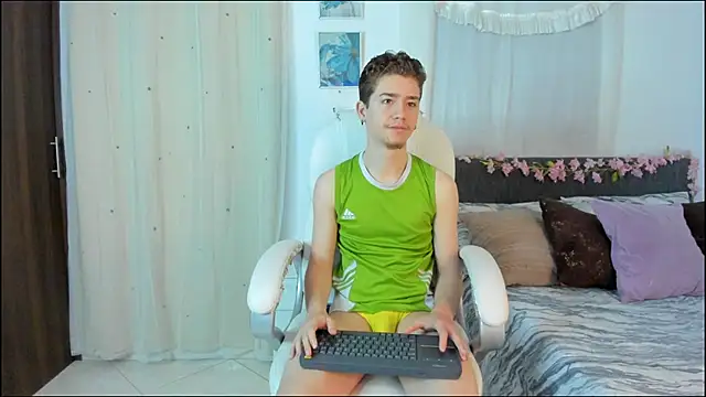 ThiagooJames online show from 12-02-25, 01:28