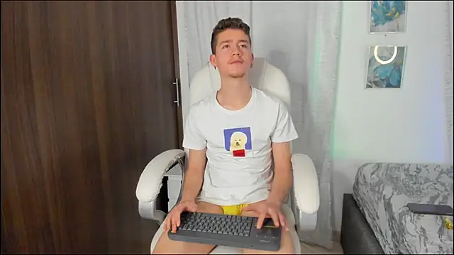 ThiagooJames online show from 10-04-25, 02:35