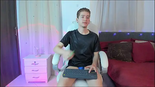 ThiagooJames online show from 01-06-26, 03:32