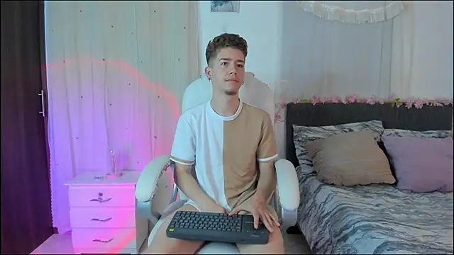 ThiagooJames online show from 12-16-25, 05:55