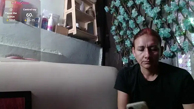 darling hott online show from 02-05-26, 10:33