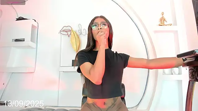 Vicky Hottman online show from 09-14-25, 04:35