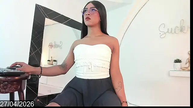 Vicky Hottman online show from 04-28-26, 01:48