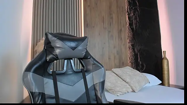 Snapshot of evelin_lopezz chatting on 02-24-26, 02:23 evelin lopezz online show from 02-24-26, 02:23