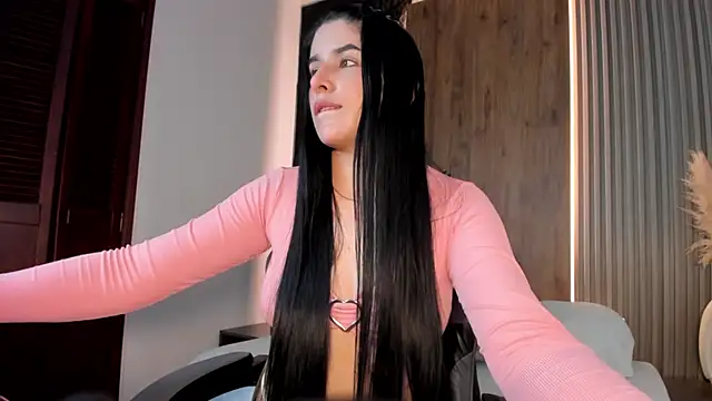 Snapshot of evelin_lopezz chatting on 02-01-26, 02:21 evelin lopezz online show from 02-01-26, 02:21