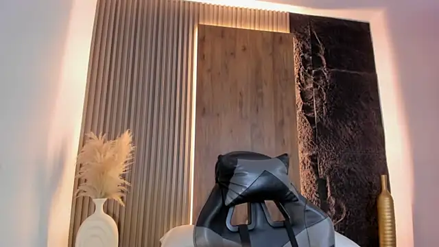 evelin lopezz online show from 10-28-25, 02:23