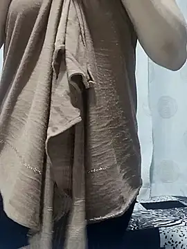 Snapshot of linakhalifa chatting on 10-03-25, 01:31 linakhalifa online show from 10-03-25, 01:31