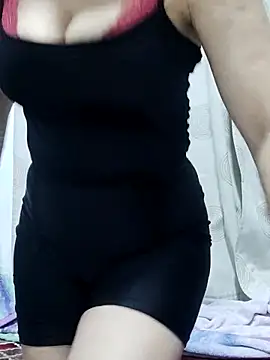 Snapshot of linakhalifa chatting on 11-04-25, 10:46 linakhalifa online show from 11-04-25, 10:46