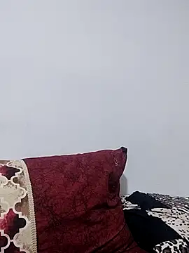 Snapshot of linakhalifa chatting on 10-30-25, 12:31 linakhalifa online show from 10-30-25, 12:31