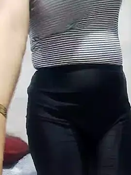 Snapshot of linakhalifa chatting on 09-10-25, 10:42 linakhalifa online show from 09-10-25, 10:42