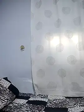 Snapshot of linakhalifa chatting on 10-11-25, 02:51 linakhalifa online show from 10-11-25, 02:51