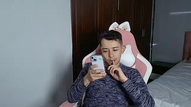 Aleecandrews online show from 09-23-25, 07:43