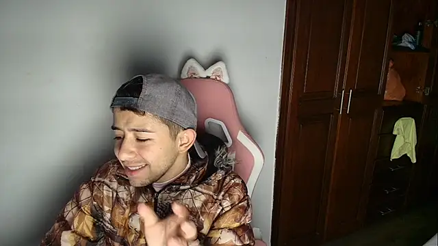 Aleecandrews online show from 10-13-25, 07:37