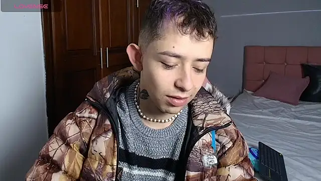 Aleecandrews online show from 09-27-25, 07:42