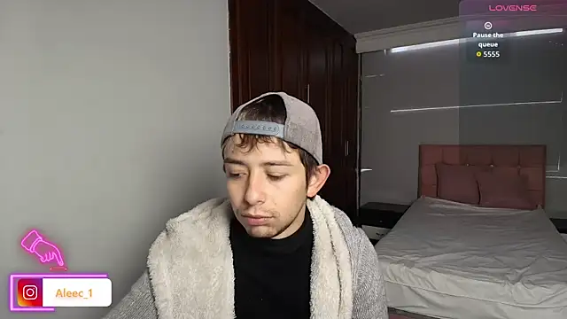 Aleecandrews online show from 09-17-25, 07:27