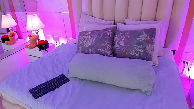 Snapshot of MaddieParker chatting on 01-17-26, 08:01 MaddieParker online show from 01-17-26, 08:01