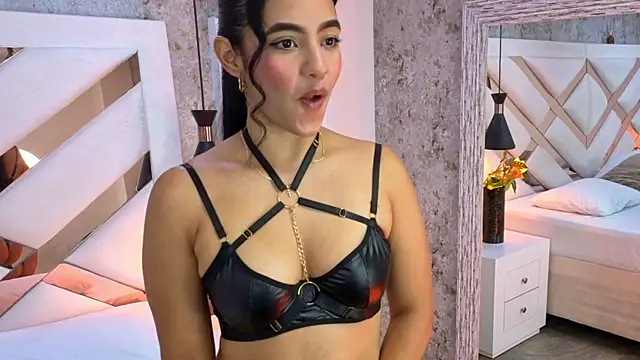 Snapshot of Saara_evans_ chatting on 09-08-25, 08:08 Saara evans online show from 09-08-25, 08:08