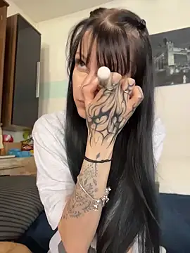 Snapshot of Seductively4_20 chatting on 06-08-26, 08:04 Seductively4 20 online show from 06-08-26, 08:04
