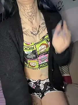 Snapshot of Seductively4_20 chatting on 01-14-26, 04:38 Seductively4 20 online show from 01-14-26, 04:38