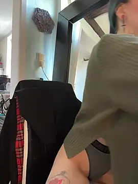 Snapshot of Seductively4_20 chatting on 03-01-26, 07:52 Seductively4 20 online show from 03-01-26, 07:52